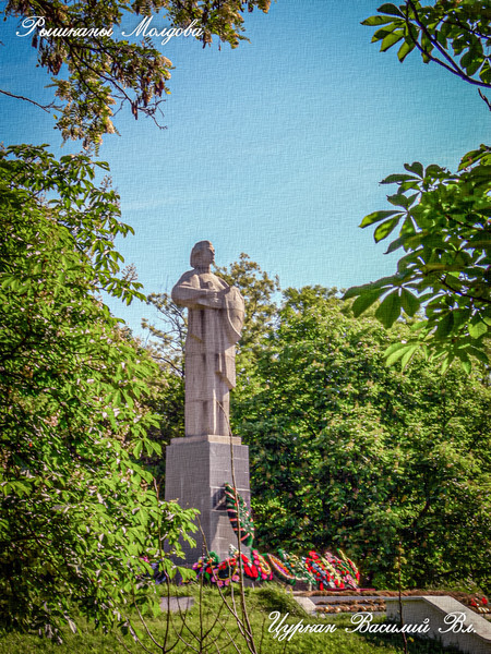 Riscani Moldova. 2011. Городской парк.(TVV)  #Riscani. #Riscani_2011. #Moldova. #Vasilij_TurKan. #NagorjaN.
#Цуркан_Ваcилий_Вл.
#Рышканы_город_Каштанов.